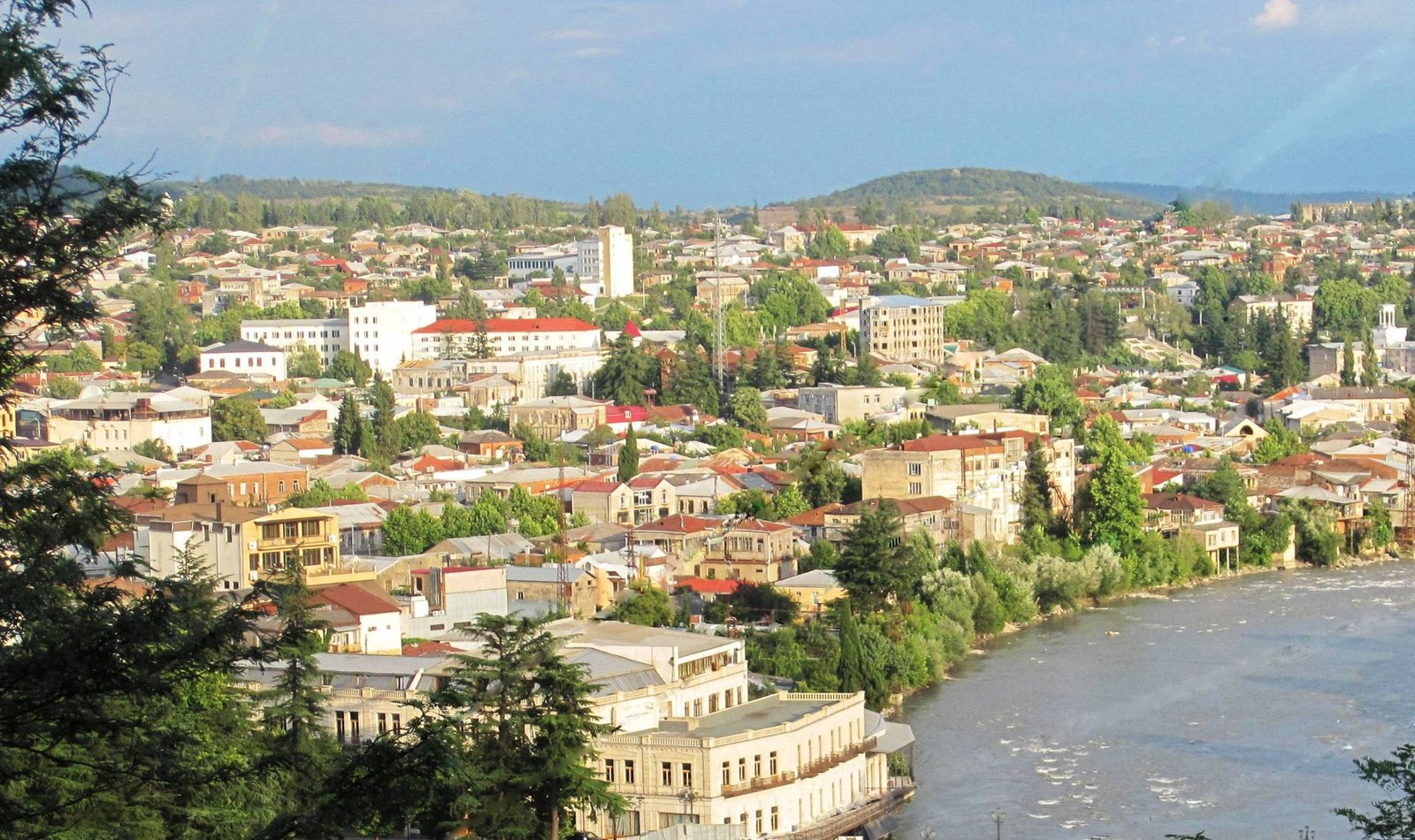 Kutaisi, Georgia: Adentrate en la historia, explora la naturaleza salvaje