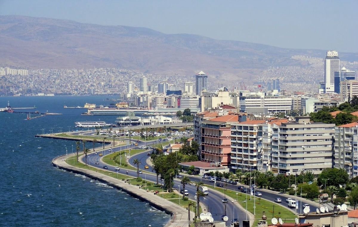 Izmir, Turquía: La Perla del Egeo – Donde la Historia se Encuentra con el Mar